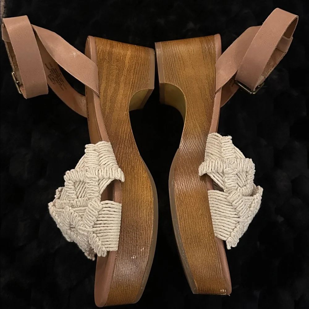 Lucky Brand Women's Crochet Cream and Tan Wedge Sandals
